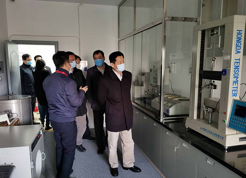 上海市委常委、副市長吳清一行蒞臨指導誠格防御物資的生產